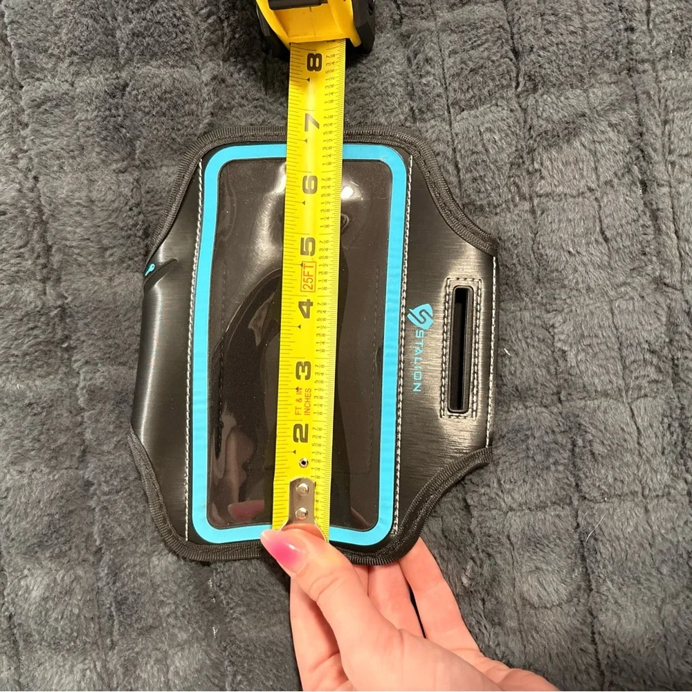 Black and Blue Armband for Electronics
